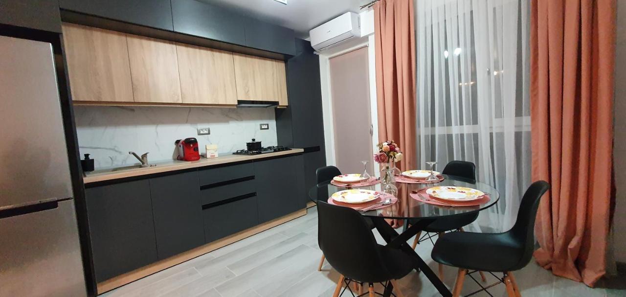 Helin Apartament By Alezzi N10 Navodari Exterior photo
